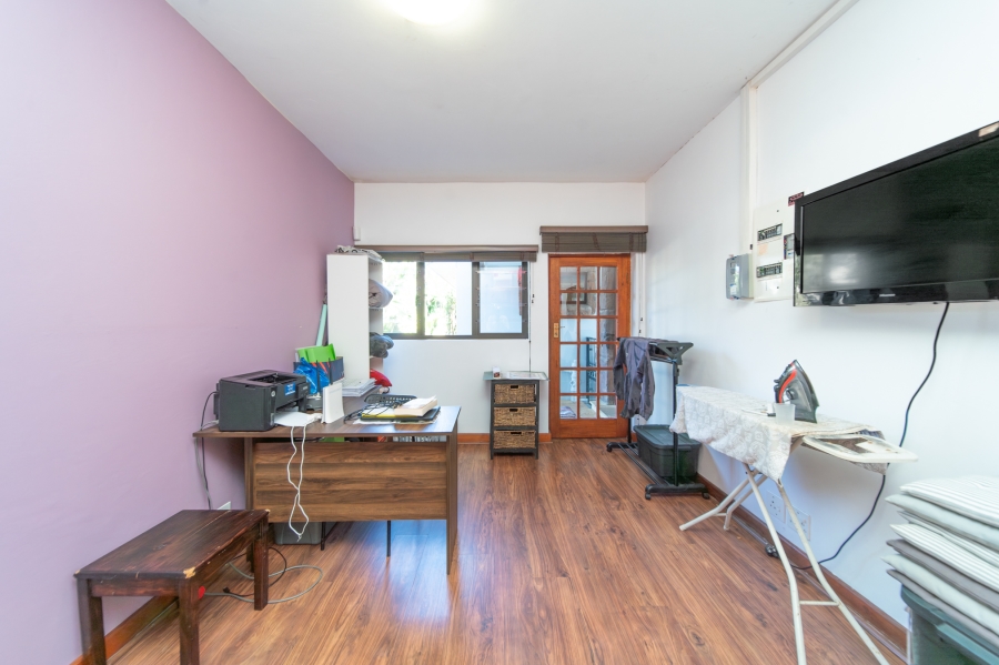 6 Bedroom Property for Sale in Vincent Heights Eastern Cape